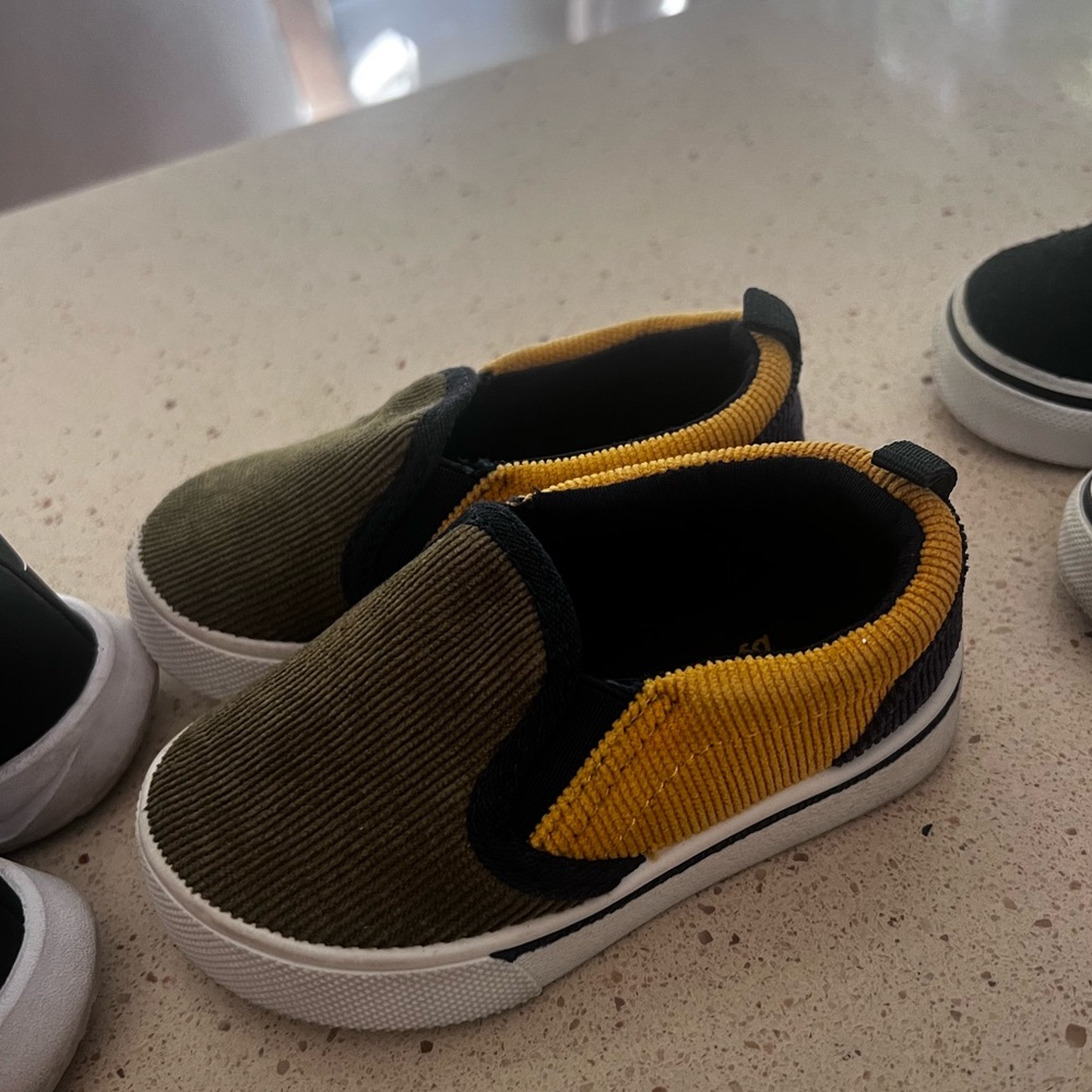 Toddler slip on ! Worn once !